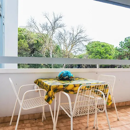 Apartment Cozy Near The Sea In